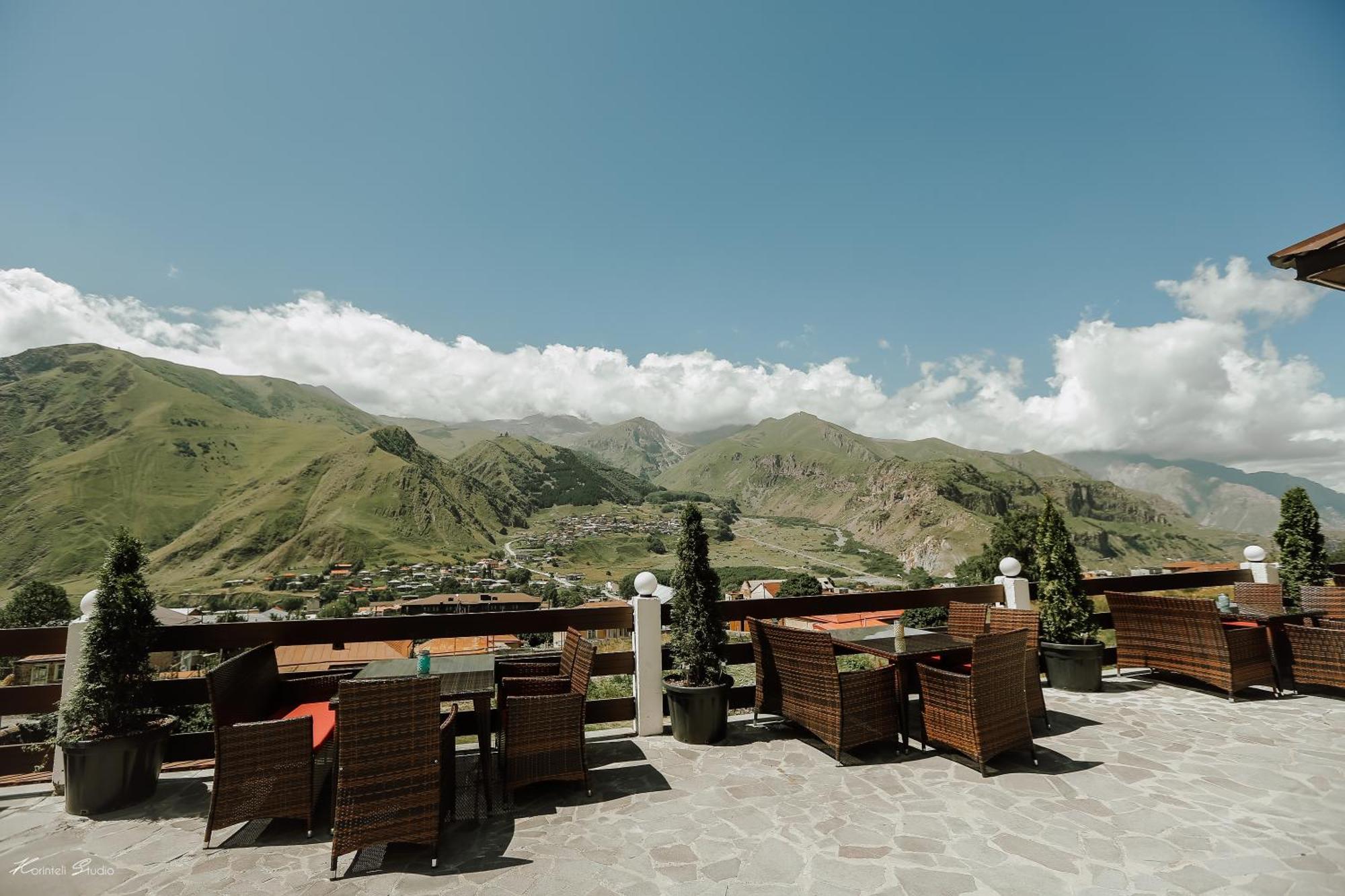 Alpine Lounge Boutique Hotel Stepantsminda Exterior photo