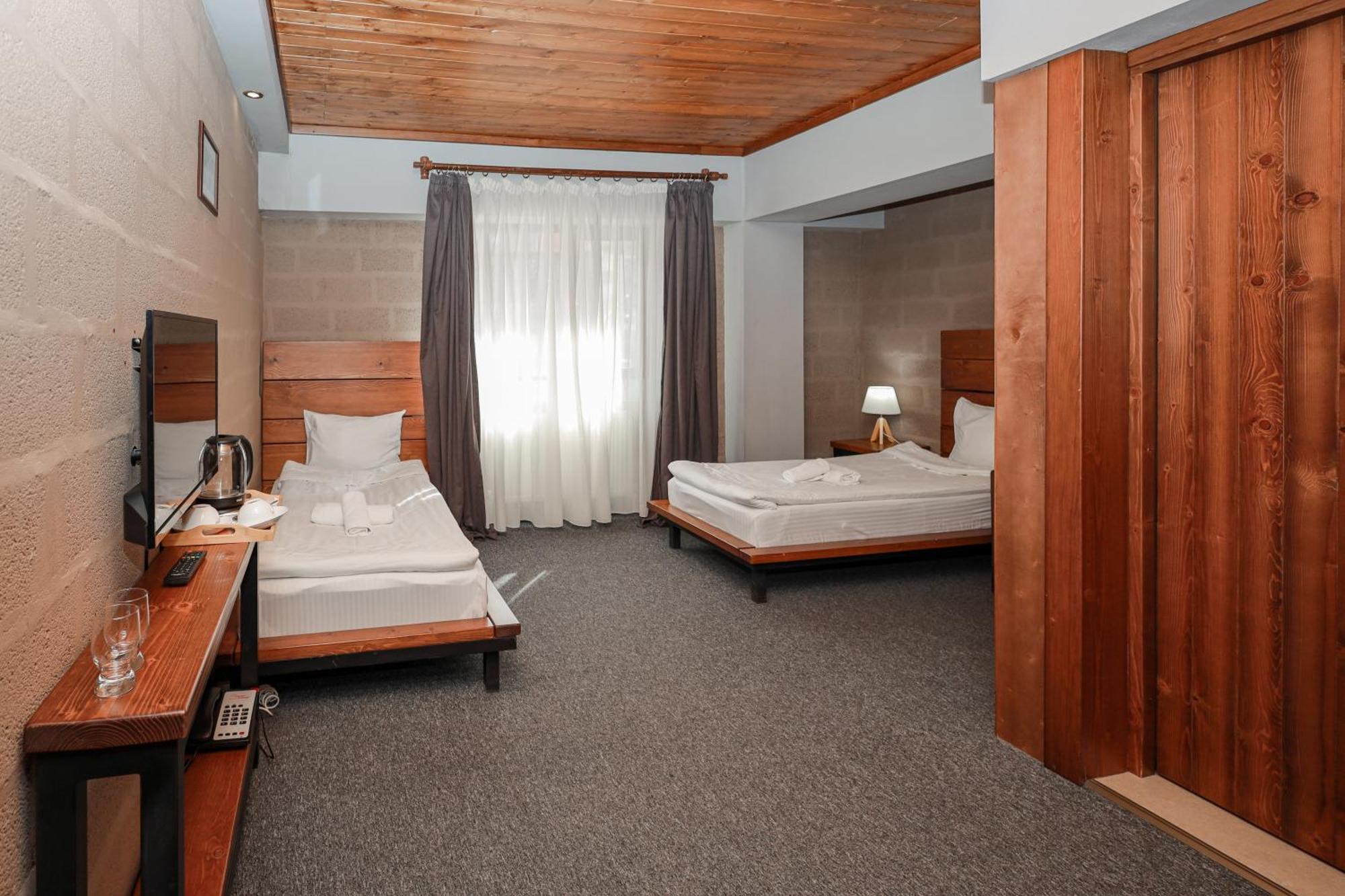 Alpine Lounge Boutique Hotel Stepantsminda Exterior photo